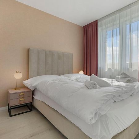 Lam Rose - Ac - Terrace Apartment Bratislava Ngoại thất bức ảnh