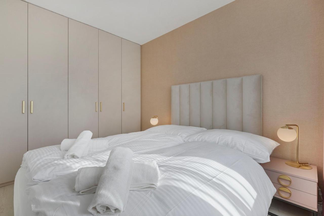 Lam Rose - Ac - Terrace Apartment Bratislava Ngoại thất bức ảnh