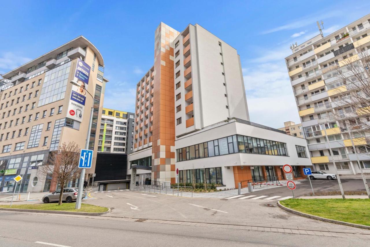Lam Rose - Ac - Terrace Apartment Bratislava Ngoại thất bức ảnh